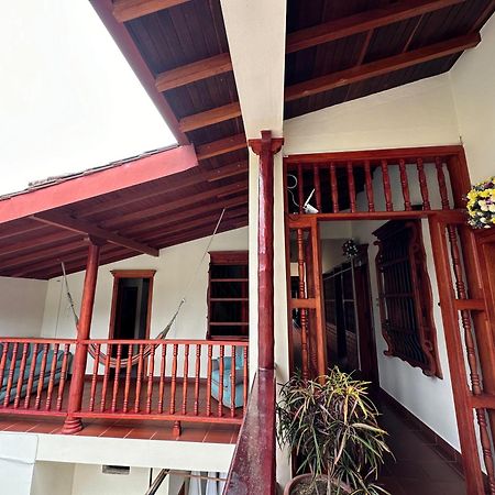 La Casa De Las Flores Hostal คาร์ดิน ภายนอก รูปภาพ