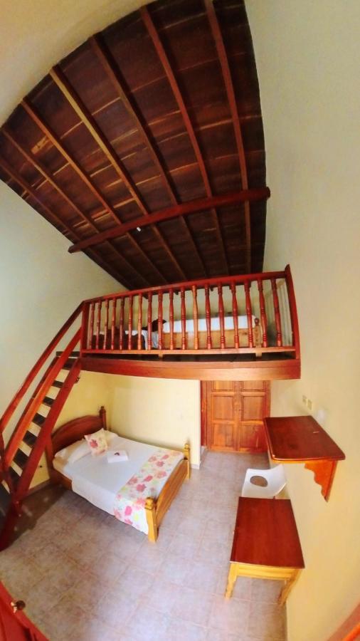 La Casa De Las Flores Hostal คาร์ดิน ภายนอก รูปภาพ