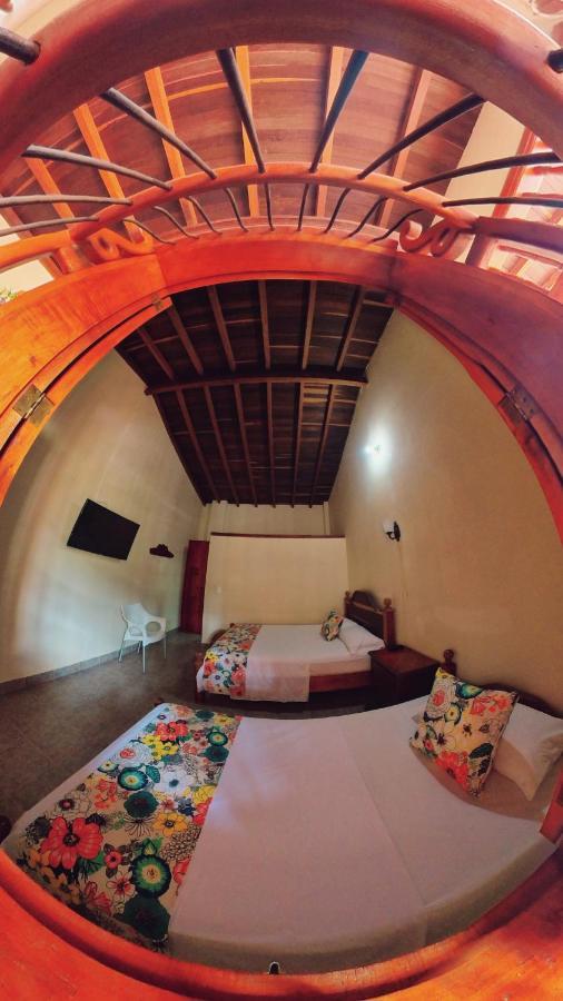La Casa De Las Flores Hostal คาร์ดิน ภายนอก รูปภาพ