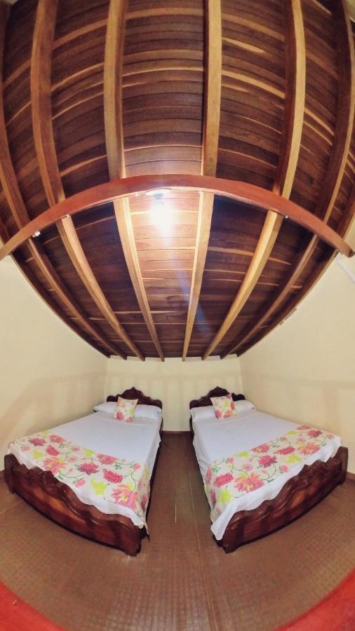 La Casa De Las Flores Hostal คาร์ดิน ภายนอก รูปภาพ