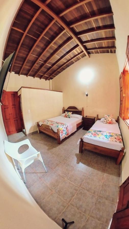 La Casa De Las Flores Hostal คาร์ดิน ภายนอก รูปภาพ