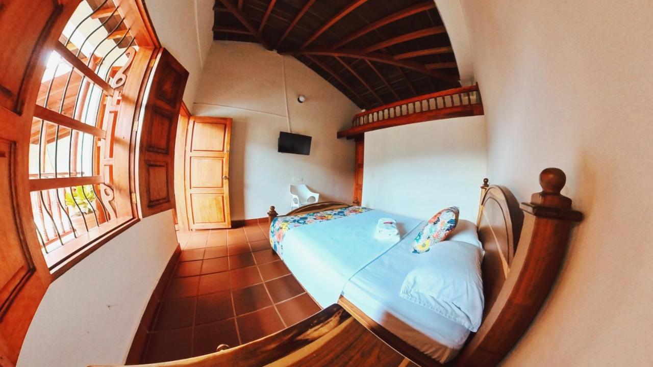 La Casa De Las Flores Hostal คาร์ดิน ภายนอก รูปภาพ