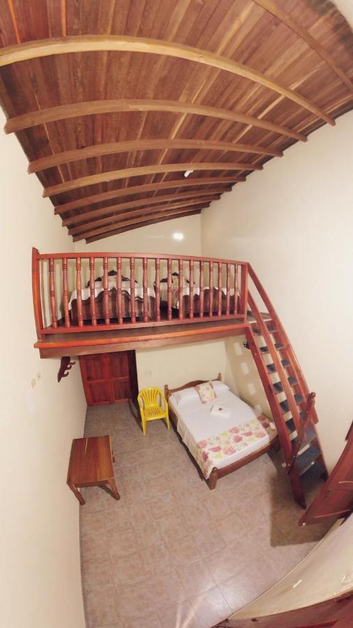 La Casa De Las Flores Hostal คาร์ดิน ภายนอก รูปภาพ