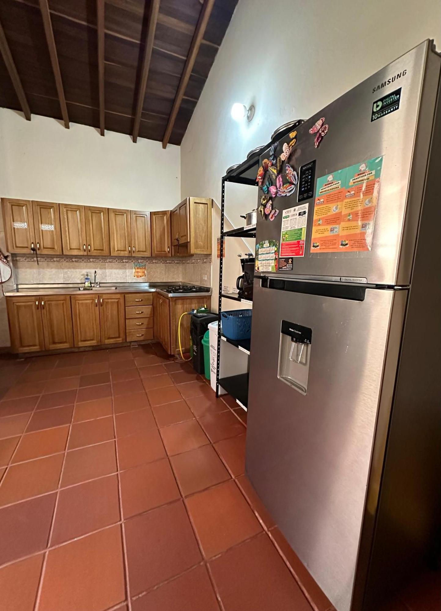 La Casa De Las Flores Hostal คาร์ดิน ภายนอก รูปภาพ