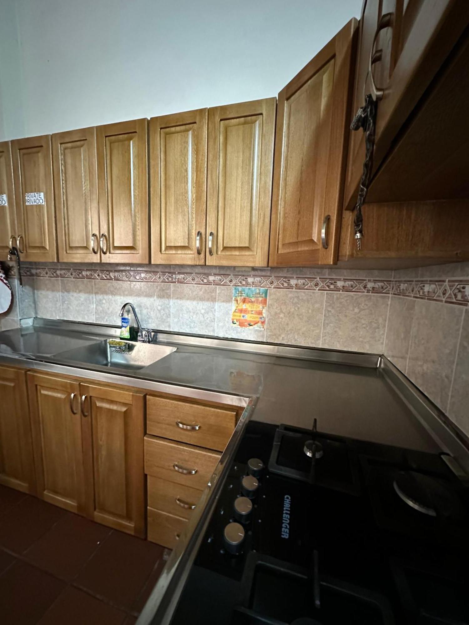 La Casa De Las Flores Hostal คาร์ดิน ภายนอก รูปภาพ