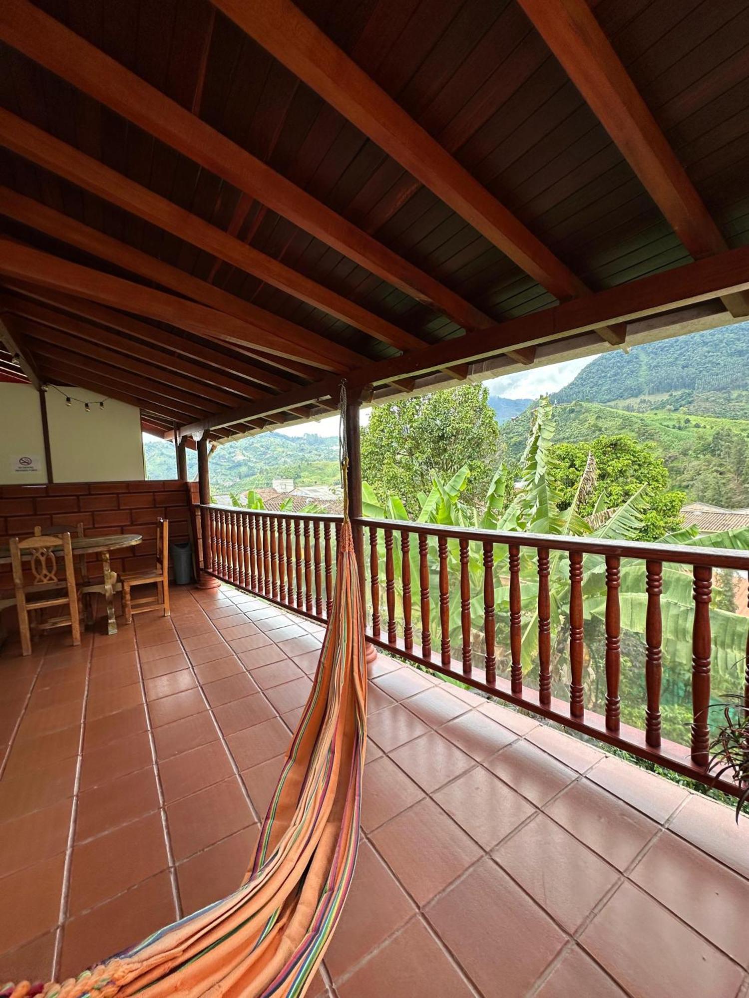 La Casa De Las Flores Hostal คาร์ดิน ภายนอก รูปภาพ