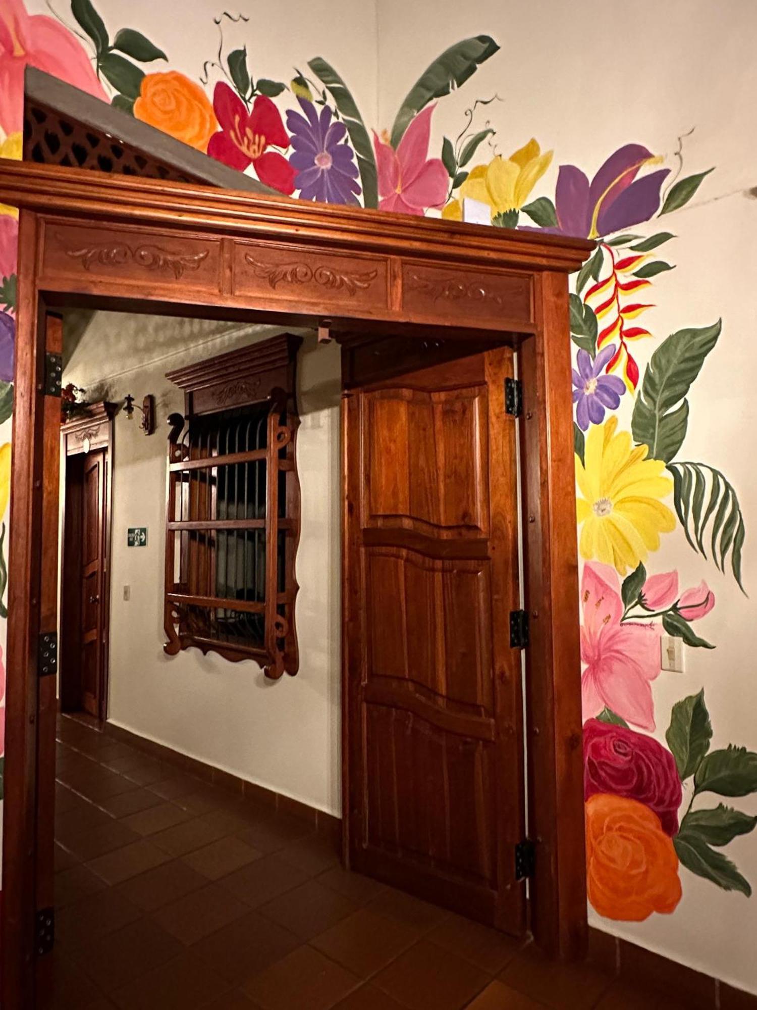 La Casa De Las Flores Hostal คาร์ดิน ภายนอก รูปภาพ
