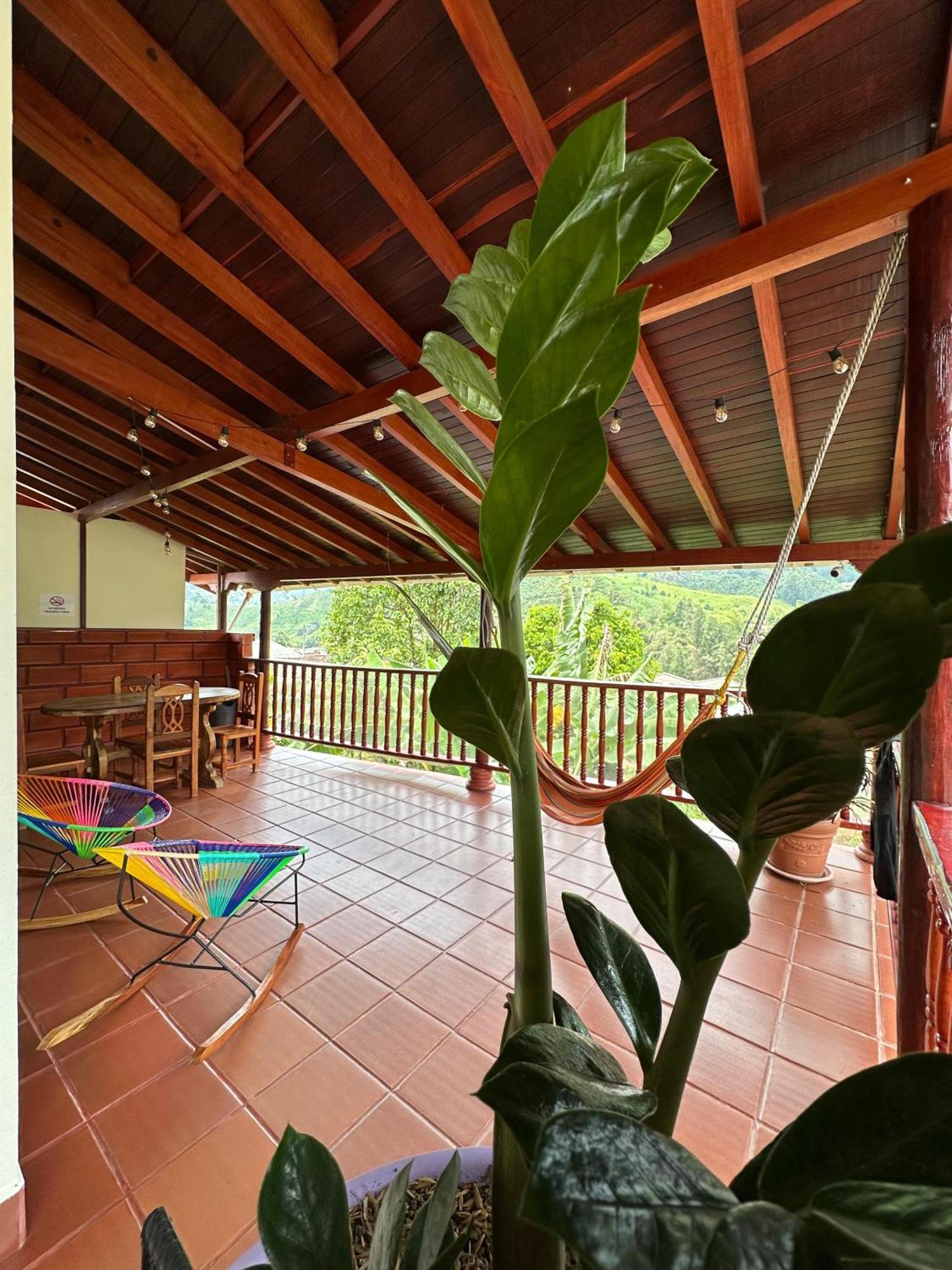 La Casa De Las Flores Hostal คาร์ดิน ภายนอก รูปภาพ